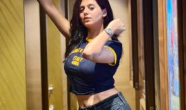 Tip Top Indian Escort Call Girls Model in UAE +971563649471